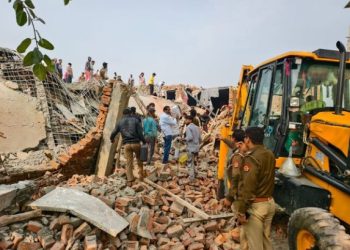 ग्रेटर नोएडा में तीन मंजिला निर्माणाधीन इमारत ढही, एक की मौत; NDRF चला रही रेस्क्यू ऑपरेशन