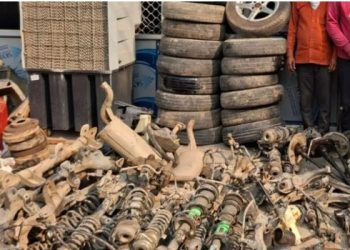 दिल्ली-NCR से गाड़ियां चुराने वाले गिरोह का भंडाफोड़, 10 कार के 50 लाख कीमत के कटे पार्ट्स और दो कार बरामद