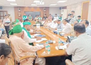 अधिकारियों के साथ तीन घंटे 10 मिनट तक चली वार्ता रही विफल, चौथे दिन भी किसानों का धरना रहेगा जारी