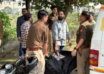 नोएडा में महिला की सिर कटी लाश पुलिस के लिए बनी पहेली, बदला या अवैध संबंध के चलते हत्या की आशंका