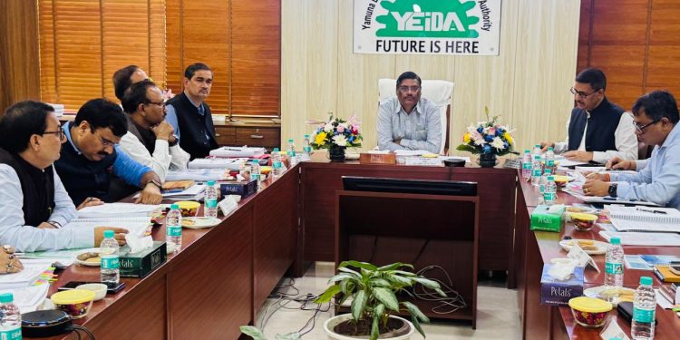 यमुना एक्सप्रेसवे प्राधिकरण की 87वीं बोर्ड बैठक में बड़े फैसले—हजारों करोड़ के विकास कार्यों को मिली गति, अवैध कब्ज़े हटाने से लेकर नई नीतियों तक कई महत्वपूर्ण निर्णय