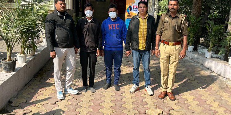 शेयर मार्केट में निवेश का झांसा देकर 5.6 करोड़ की ठगी, साइबर क्राइम थाना पुलिस ने मेरठ के दो आरोपियों को किया गिरफ्तार