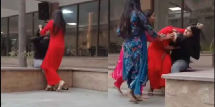 बाल खींचे, चल गए लात घूंसे… दोस्त को लेकर भिड़ गईं दो युवतियां; नोएडा की यूनिवर्सिटी में हंगामा