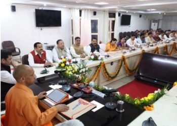 सीएम योगी बोले- अलीगढ़ और मुजफ्फरनगर में सबसे अधिक फर्जी वोटर, कार्यकर्ता सब काम छोड़ SIR का काम कराएं