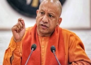 खाद की कालाबाजारी पर लगेगा एनएसए, सीएम योगी का सख्त आदेश; डीएम-एडीएम करेंगे छापेमारी