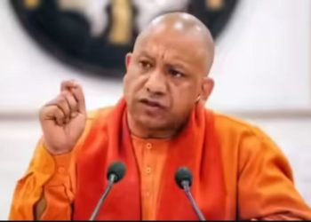 सड़क किनारे टेंपो, बस या रिक्शा नहीं खड़े होंगे, योगी बोले- लापरवाही पर चालान नहीं, जब्त करें गाड़ी