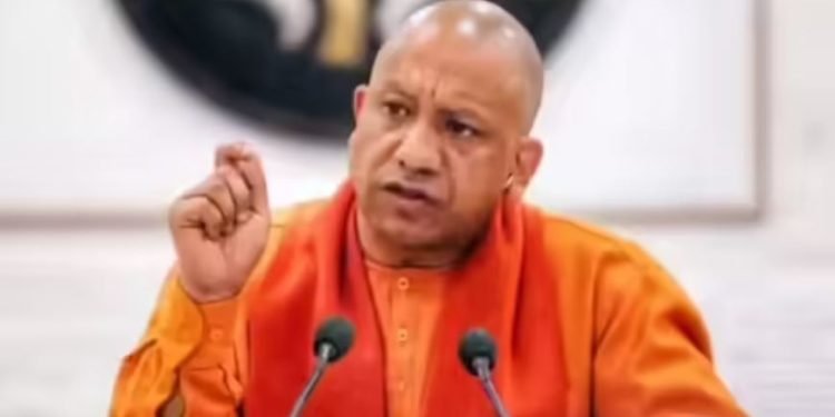 सड़क किनारे टेंपो, बस या रिक्शा नहीं खड़े होंगे, योगी बोले- लापरवाही पर चालान नहीं, जब्त करें गाड़ी