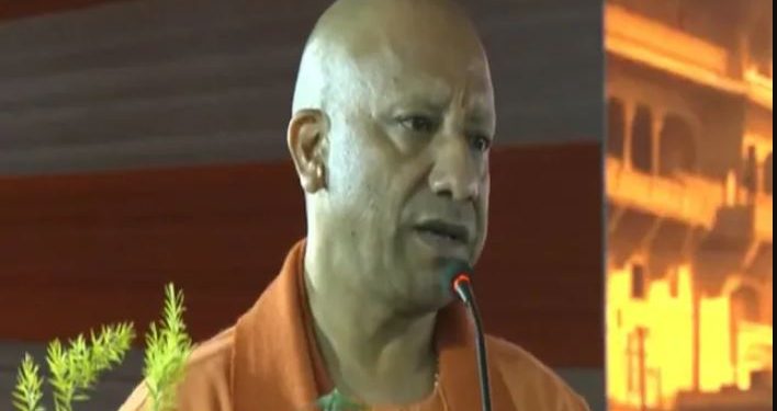 गोरखपुर में सीएम योगी बोले- सिकंदर महान कैसे हो सकता है, विपक्ष जातियों के नाम पर बांटने की साजिश रच रहा