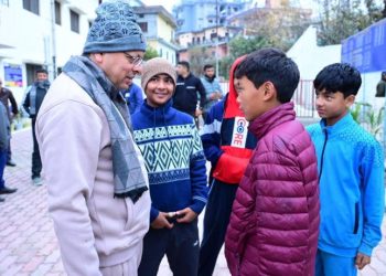 सीएम धामी का बागेश्वर दौरा, मॉर्निक वॉक में मुलाकात, बच्चों के साथ खेला बैडमिंटन