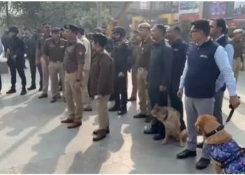 नोएडा में स्कूल और मॉल को मिली बम से उड़ाने की धमकी, पुलिस और बम स्क्वाड दस्ता ने शुरू किया सर्च अभियान