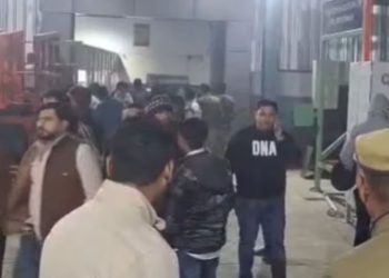 गाजियाबाद की फैक्ट्री में बड़ा हादसा, 4 मजदूरों पर गिरी 20 टन की मशीन; 2 की मौत… 2 की हालत गंभीर