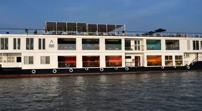 उत्तर प्रदेश में 11 नदियों में खुलेंगे जल मार्ग के नए दरवाजे, गोमती में चल सकती है वाटर मेट्रो