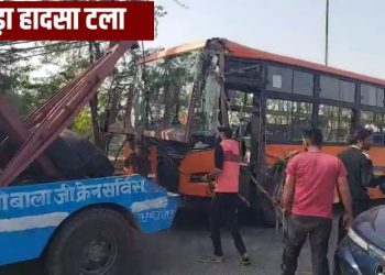 नोएडा में गलगोटिया यूनिवर्सिटी की बस का ब्रेक फेल, सवार थे 50 छात्र; ड्राइवर की सूझबूझ ने टला हादसा