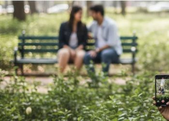 पार्कों में बैठे प्रेमी जोड़ों के फोटो खींच ब्लैकमेल कर ऐंठते थे रकम, नोएडा पुलिस ने 3 लोगों को दबोचा