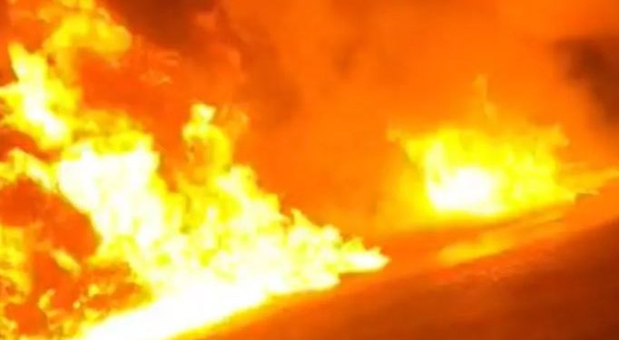 दर्दनाक: कार में आग लगने से पेंट व्यवसायी की जिंदा जलकर मौत, हादसे का कारण जानने में जुटी नोएडा पुलिस