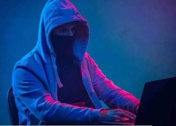 नोएडा में अब तक की सबसे बड़ी ठगी, महिला ने मैसेज कर कियारा शर्मा को जाल में फंसाया; फिर ठगे 12 करोड़