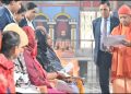 गोरखपुर जनता दर्शन; सीएम योगी का निर्देश-जरूरतमंदों को आवास, बीमार के उपचार की करेंगे व्यवस्था