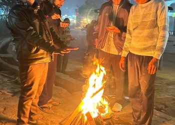 ग्रेटर नोएडा में प्राधिकरण के द्वारा 19 स्थान पर किया गया अलाव का इंतजाम