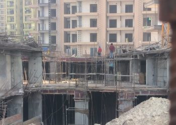 ग्रैप-4 उल्लंघन पर ग्रेटर नोएडा प्राधिकरण की सख्त कार्रवाई, 46 जगहों पर 49.45 लाख की पेनल्टी